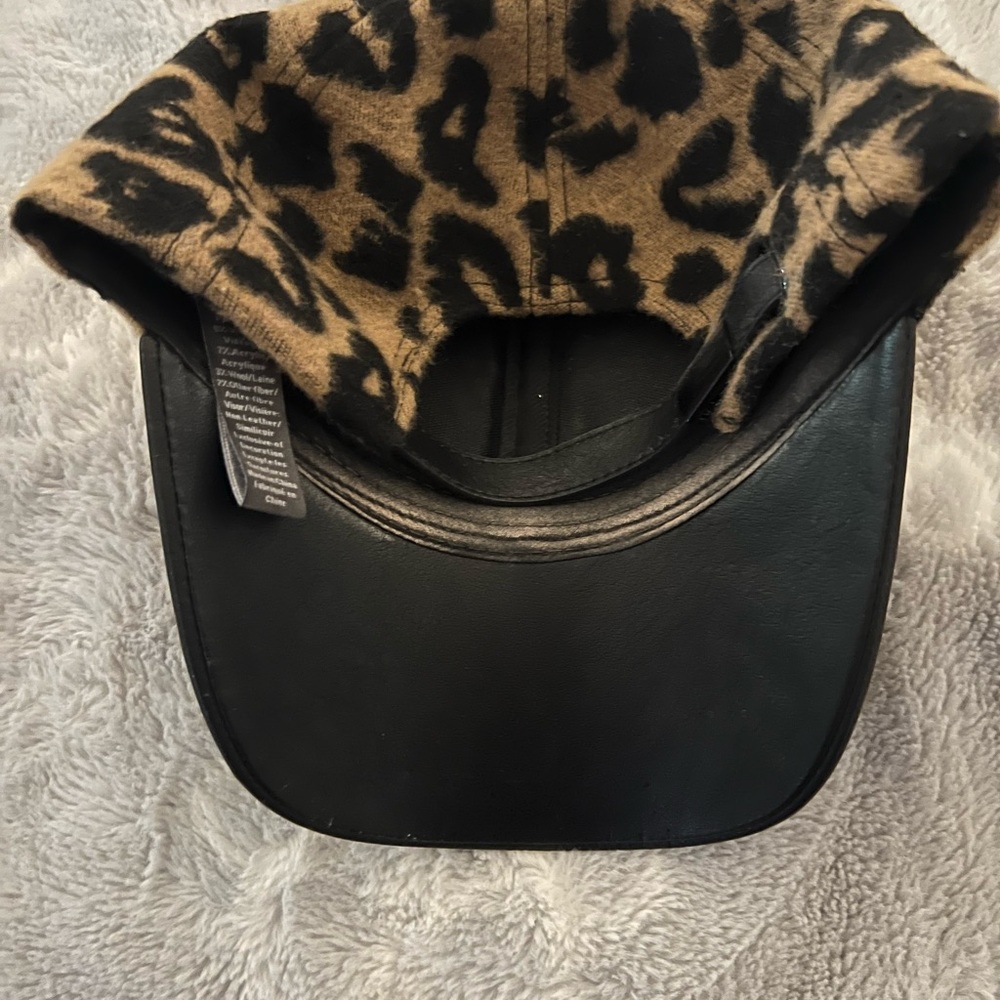 Vince Camuto Black and Tan Leopard Print Hat - Picture 2 of 3